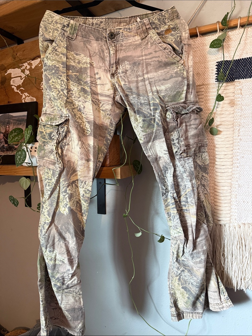 Realtree Men's Camo Cargo Pants in Brown and Green